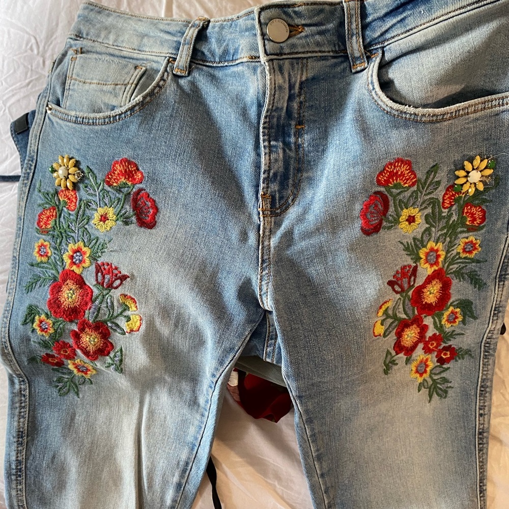 Zara custom floral stitched jeans